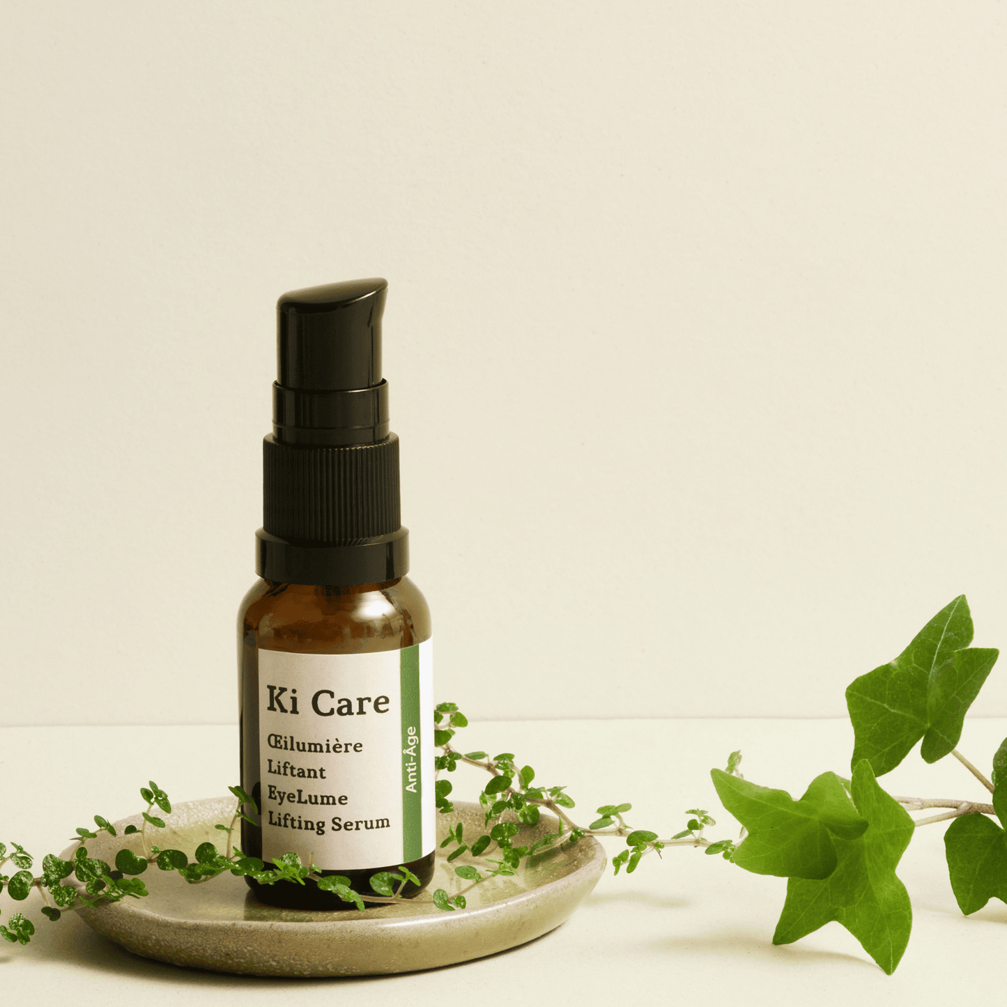 Contorno de Ojos Antiage con Ingredientes Naturales